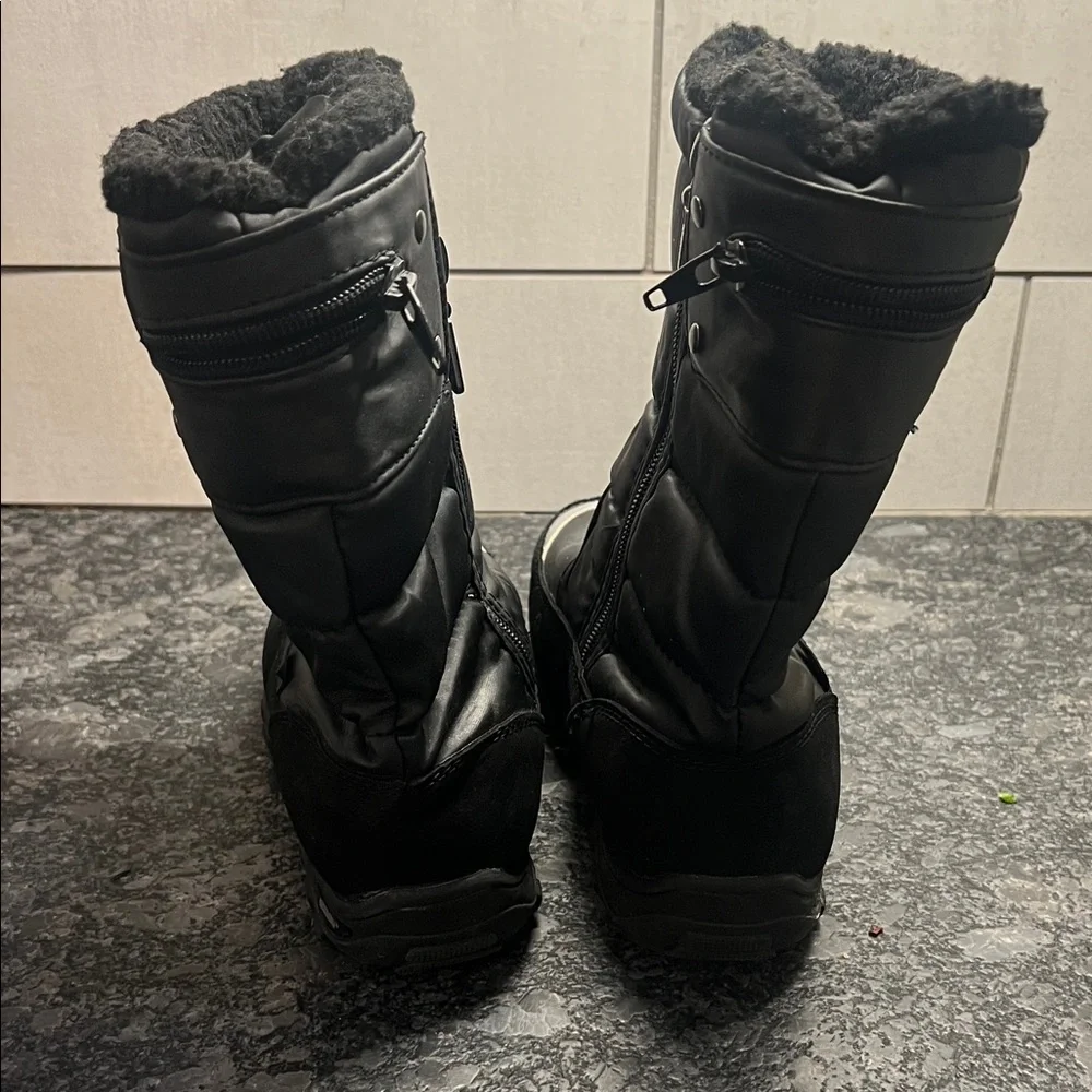 Size 12 Boys Kombhu Black Winter Snow Boots. Very good condition